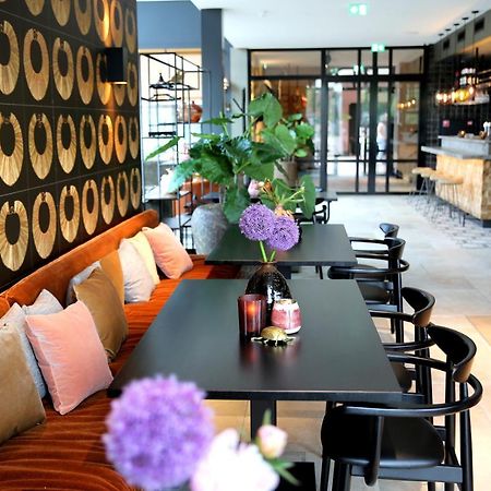 Van Der Valk Hotel Den Haag - Voorschoten Bagian luar foto