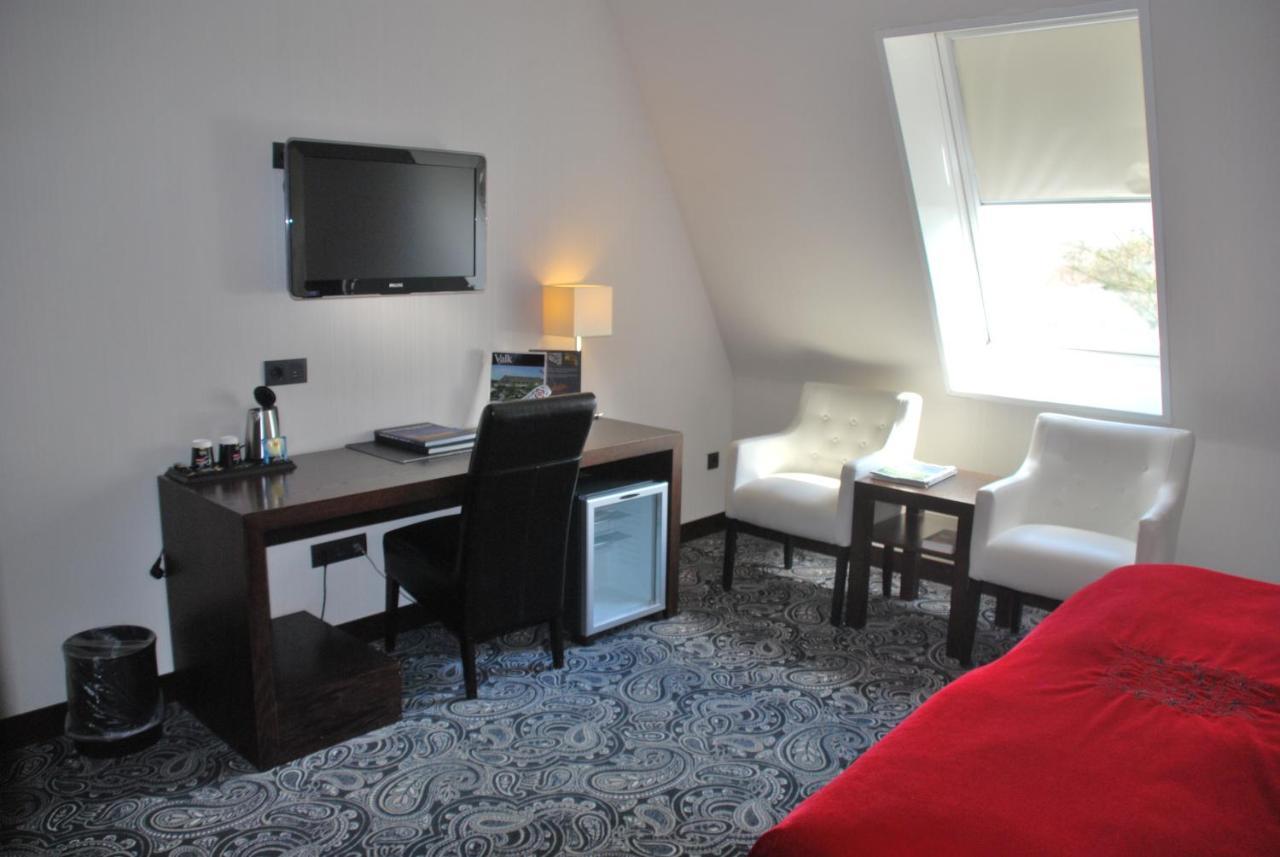 Van Der Valk Hotel Den Haag - Voorschoten Bagian luar foto