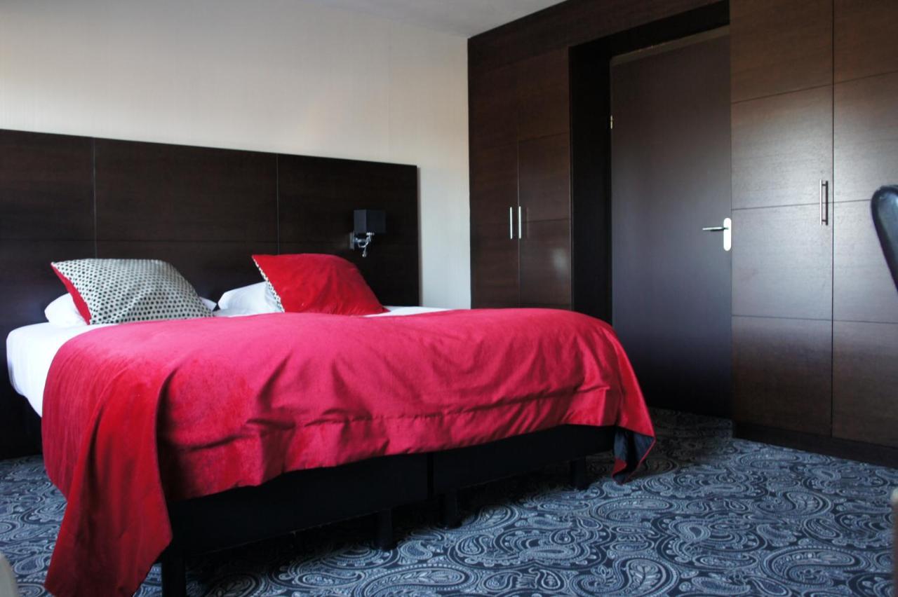 Van Der Valk Hotel Den Haag - Voorschoten Bagian luar foto