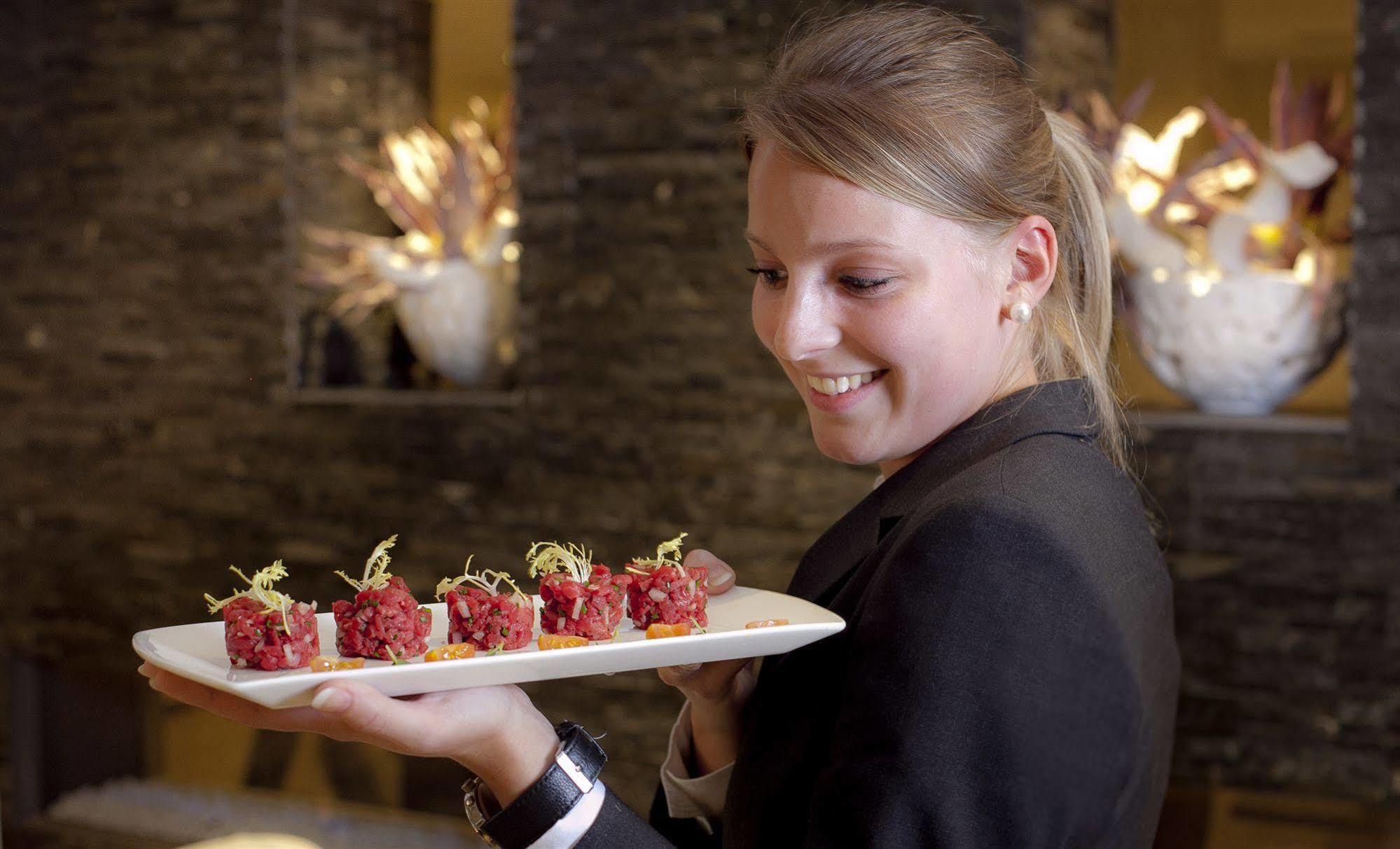 Van Der Valk Hotel Den Haag - Voorschoten Bagian luar foto