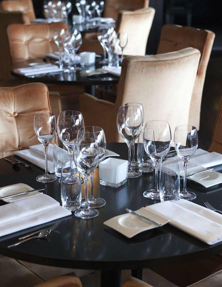 Van Der Valk Hotel Den Haag - Voorschoten Bagian luar foto