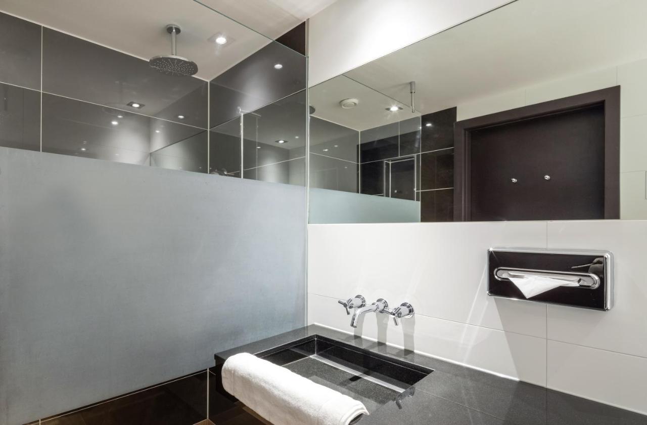 Van Der Valk Hotel Den Haag - Voorschoten Bagian luar foto