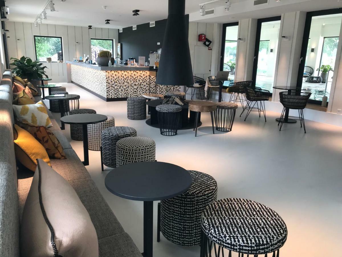 Van Der Valk Hotel Den Haag - Voorschoten Bagian luar foto